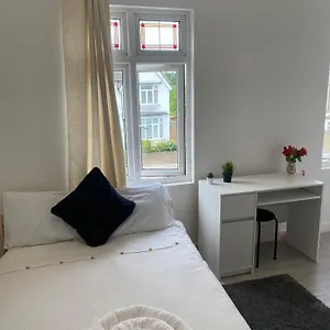  Homestay Modern Furnished Studio